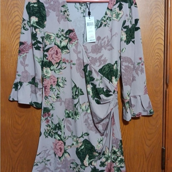 BCBGENERATION Dress Violet with Floral Print in Pink and Green Large - Picture 5 of 6